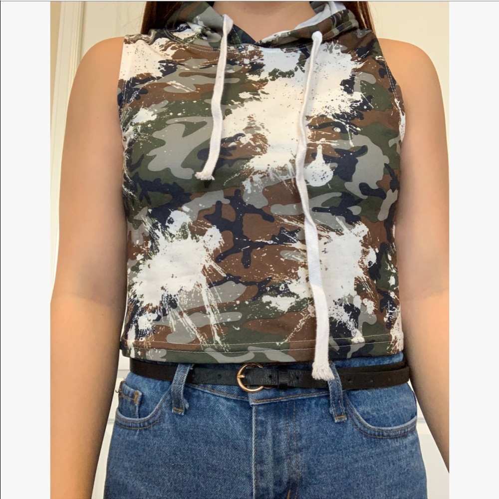 Camouflage crop top